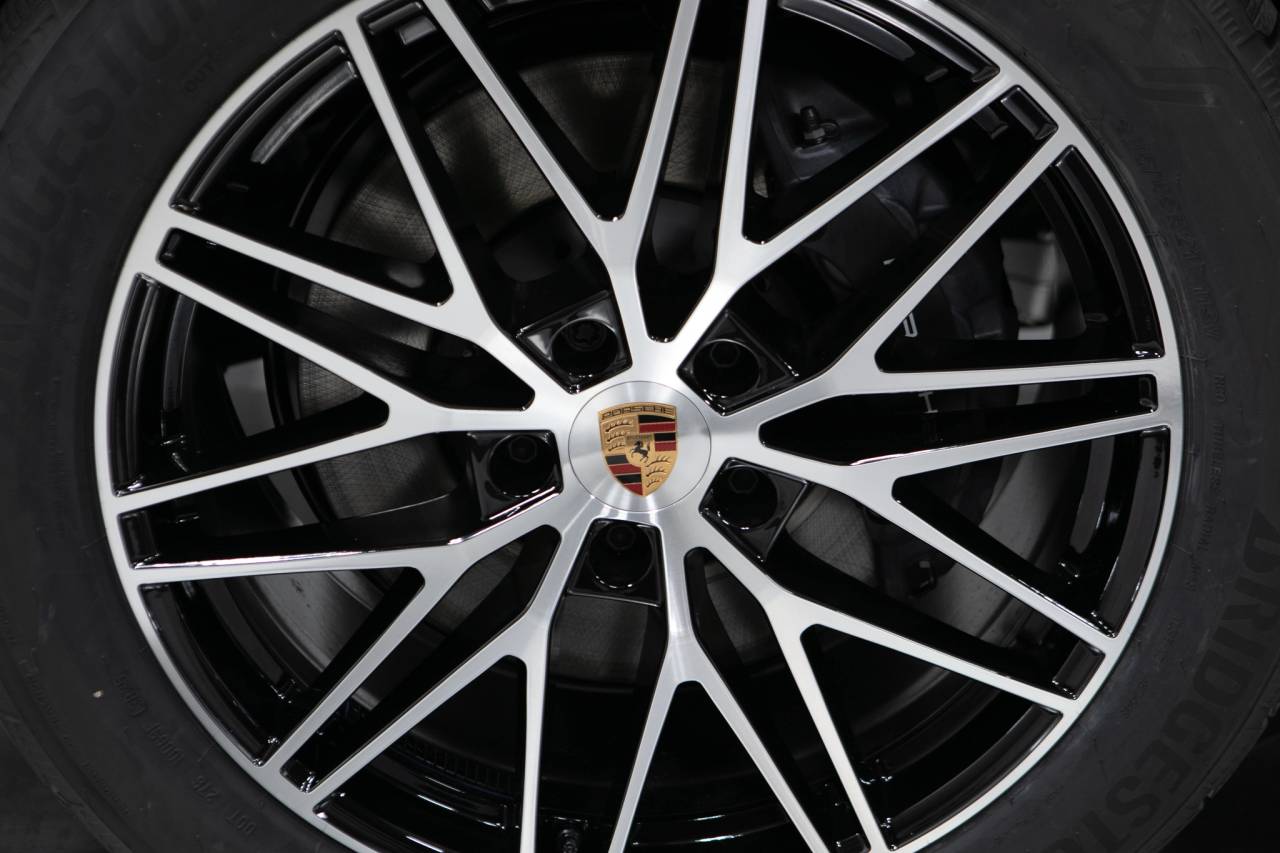 Thumbnail: 2026 Porsche Cayenne - 11