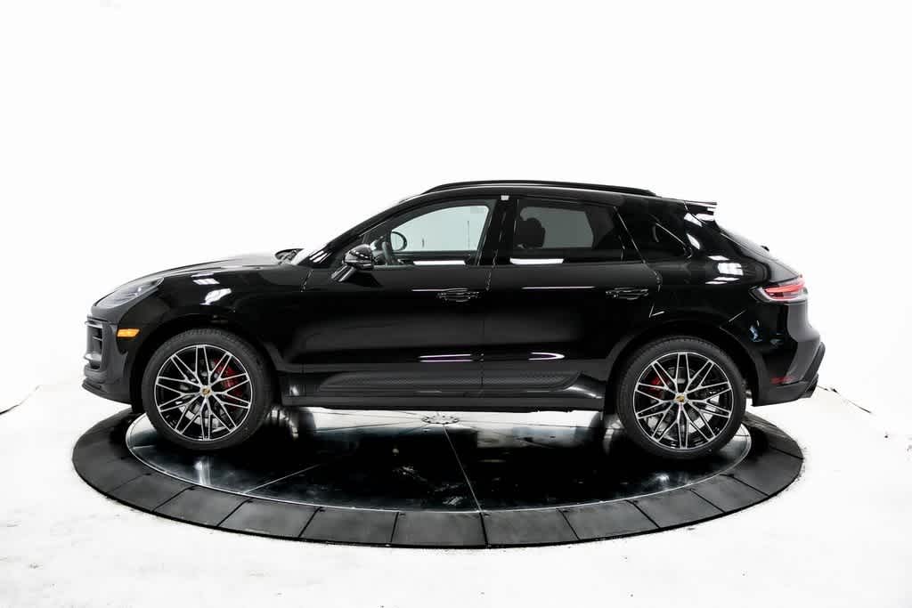 Thumbnail: 2025 Porsche Macan - 2