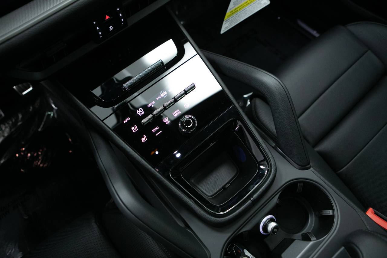 Thumbnail: 2025 Porsche Cayenne - 10