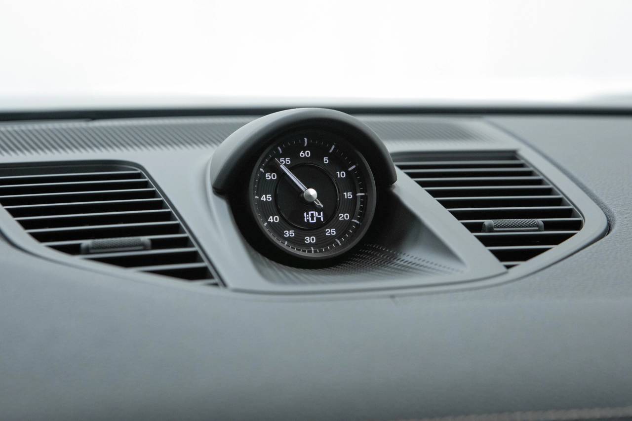 Thumbnail: 2026 Porsche Panamera - 34