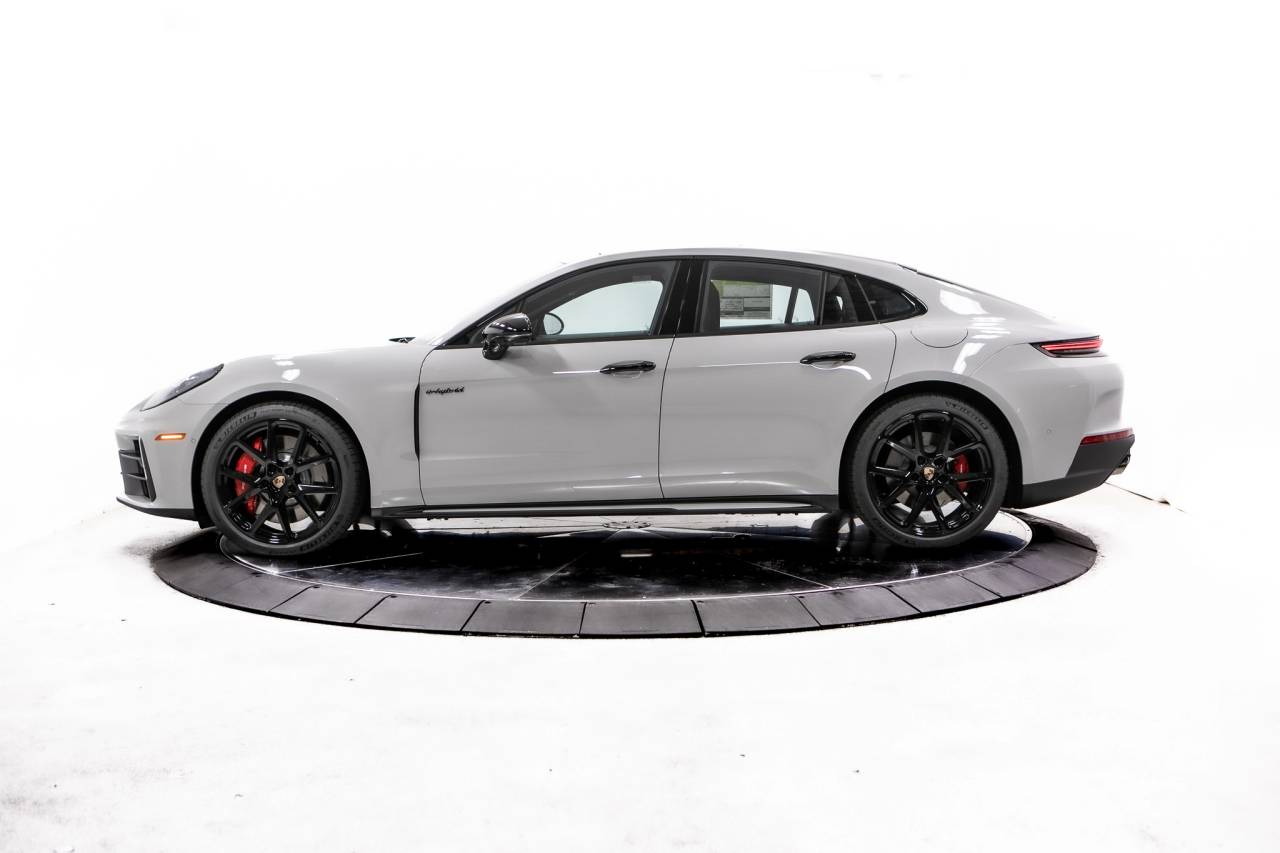 2026 Porsche Panamera E-Hybrid 4S photo 2