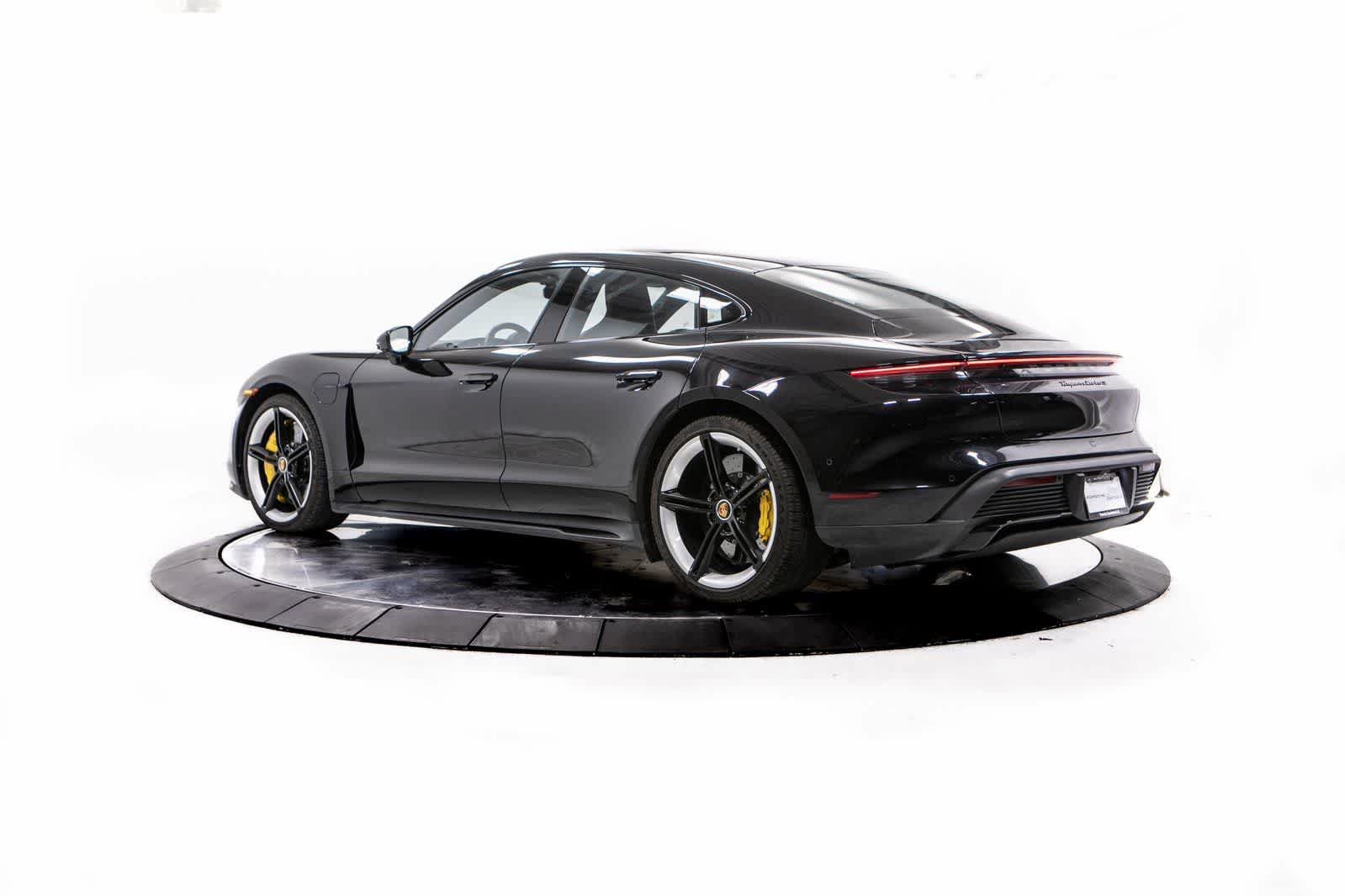 Thumbnail: 2020 Porsche Taycan - 3
