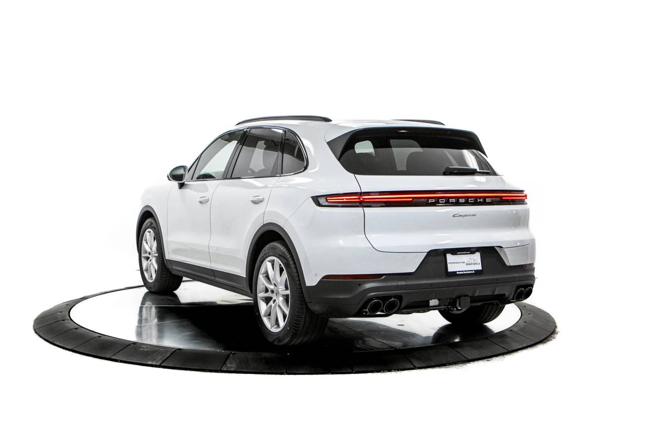 Thumbnail: 2026 Porsche Cayenne - 3