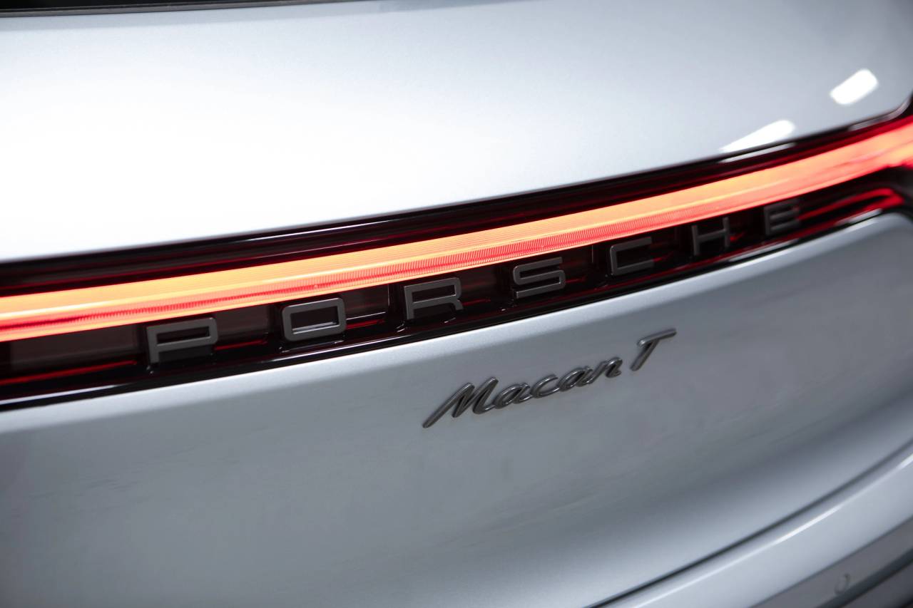 Thumbnail: 2026 Porsche Macan - 15