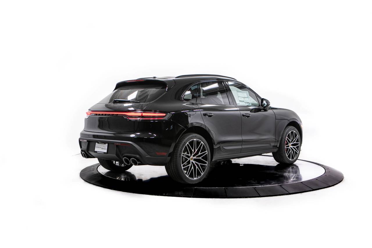 Thumbnail: 2026 Porsche Macan - 7