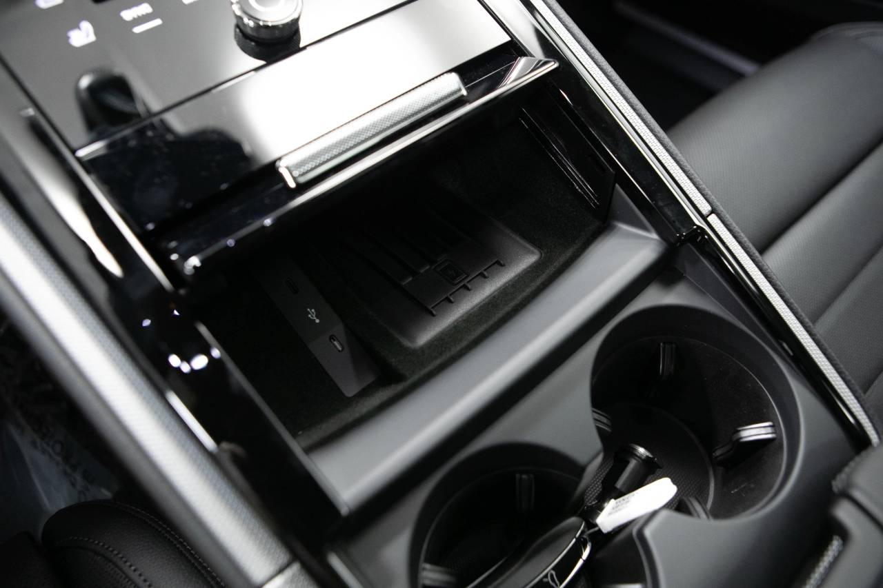 Thumbnail: 2026 Porsche Panamera - 33