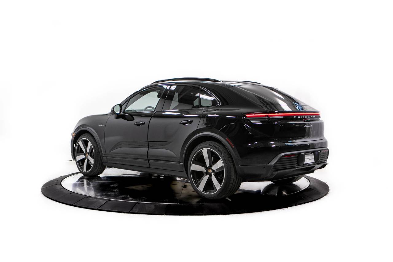 2025 Porsche Macan Electric 4 photo 3