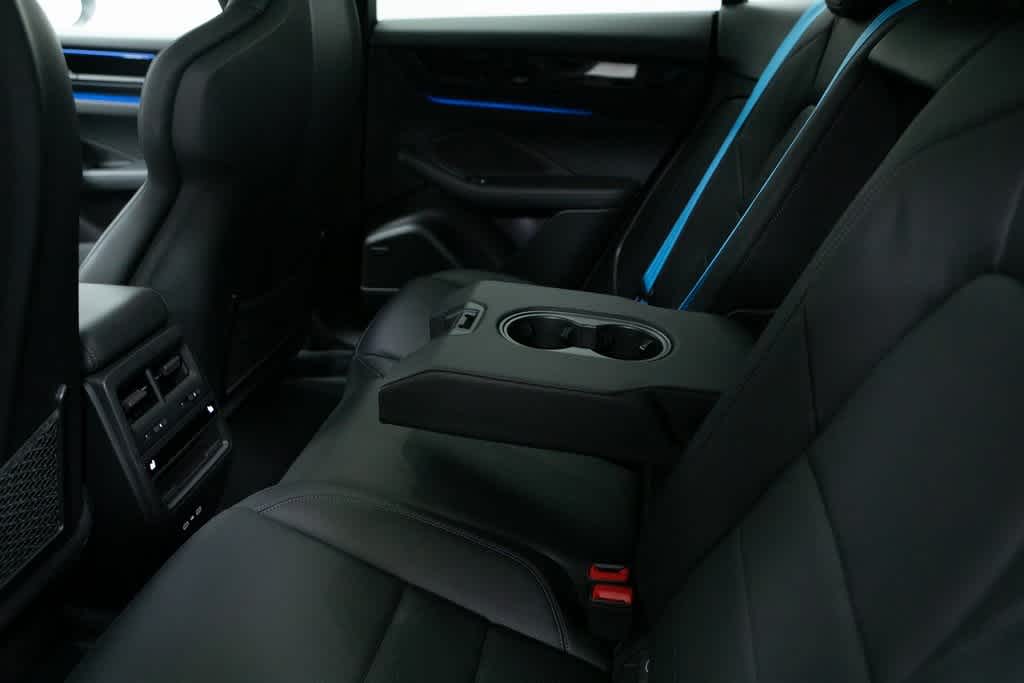 Thumbnail: 2025 Porsche Macan - 34