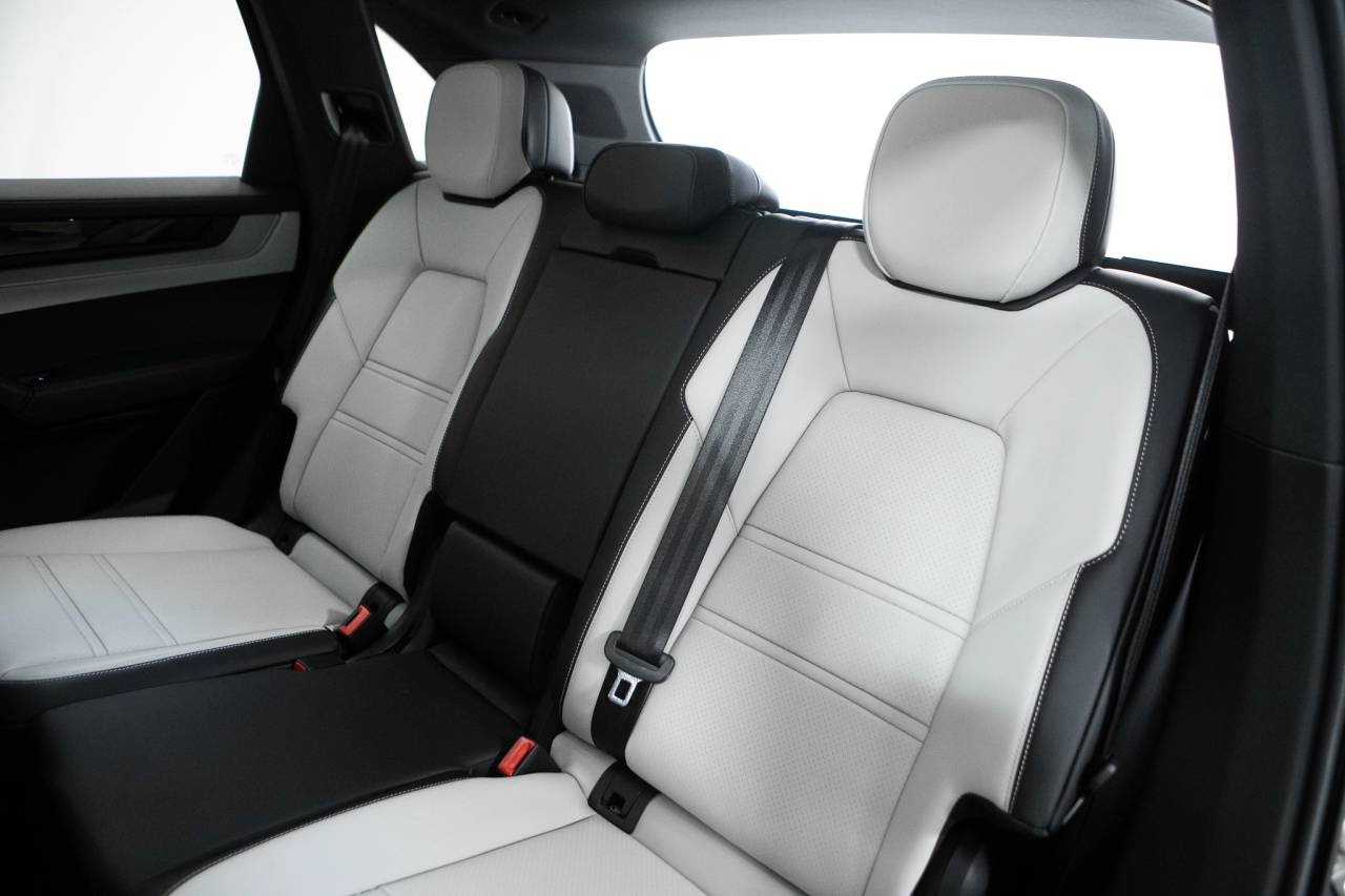 Thumbnail: 2026 Porsche Cayenne - 38