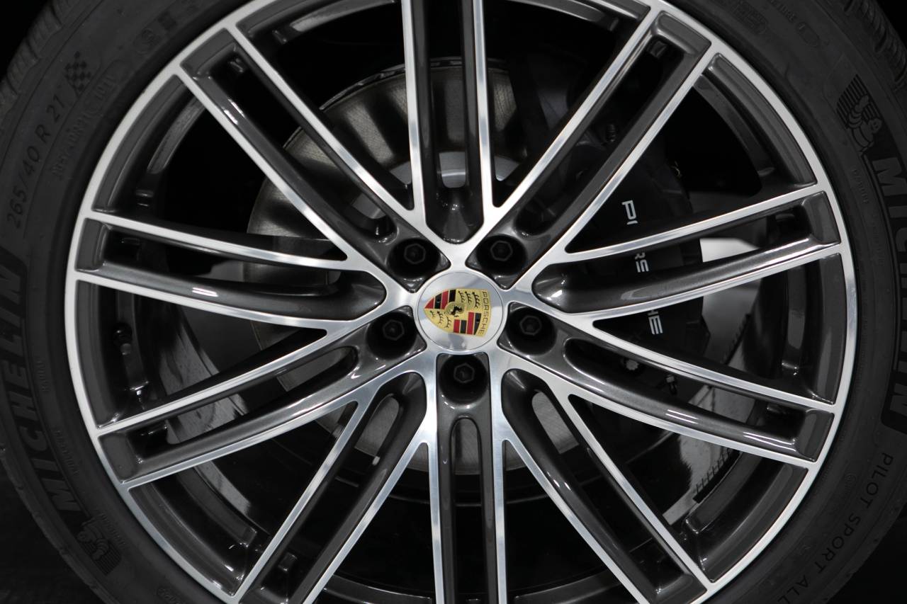 Thumbnail: 2026 Porsche Macan - 11