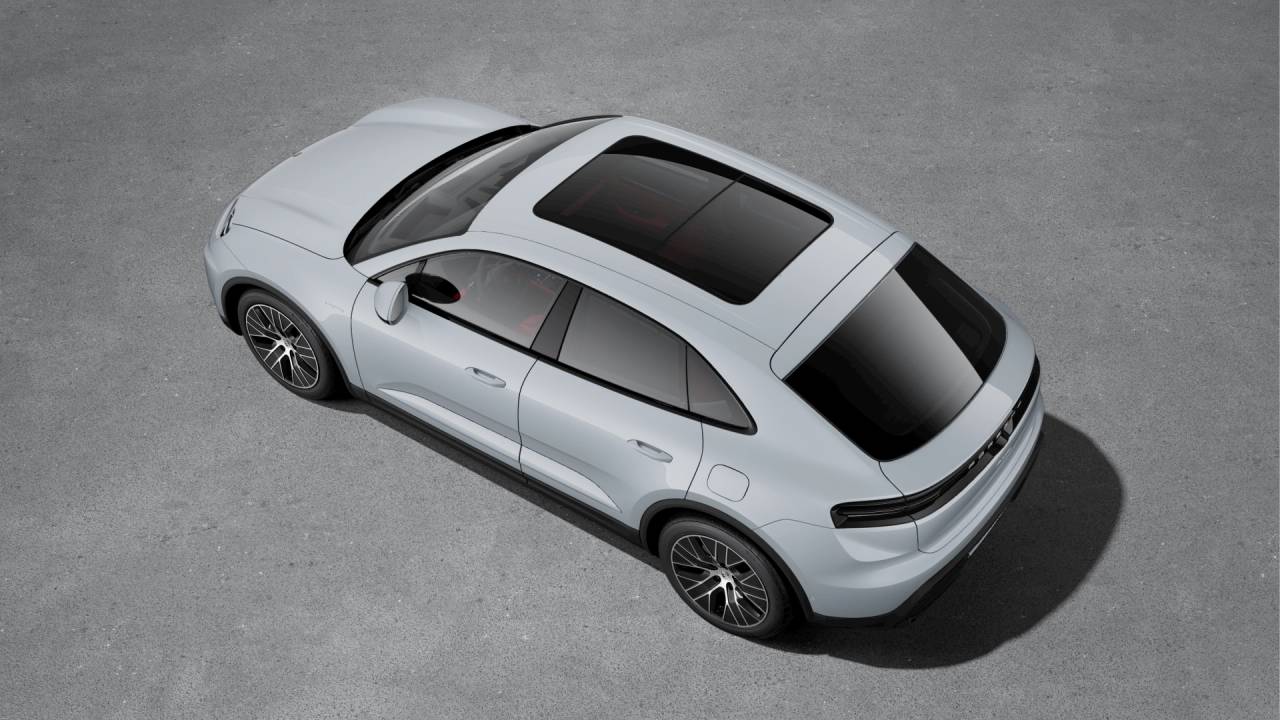 Thumbnail: 2026 Porsche Macan - 4