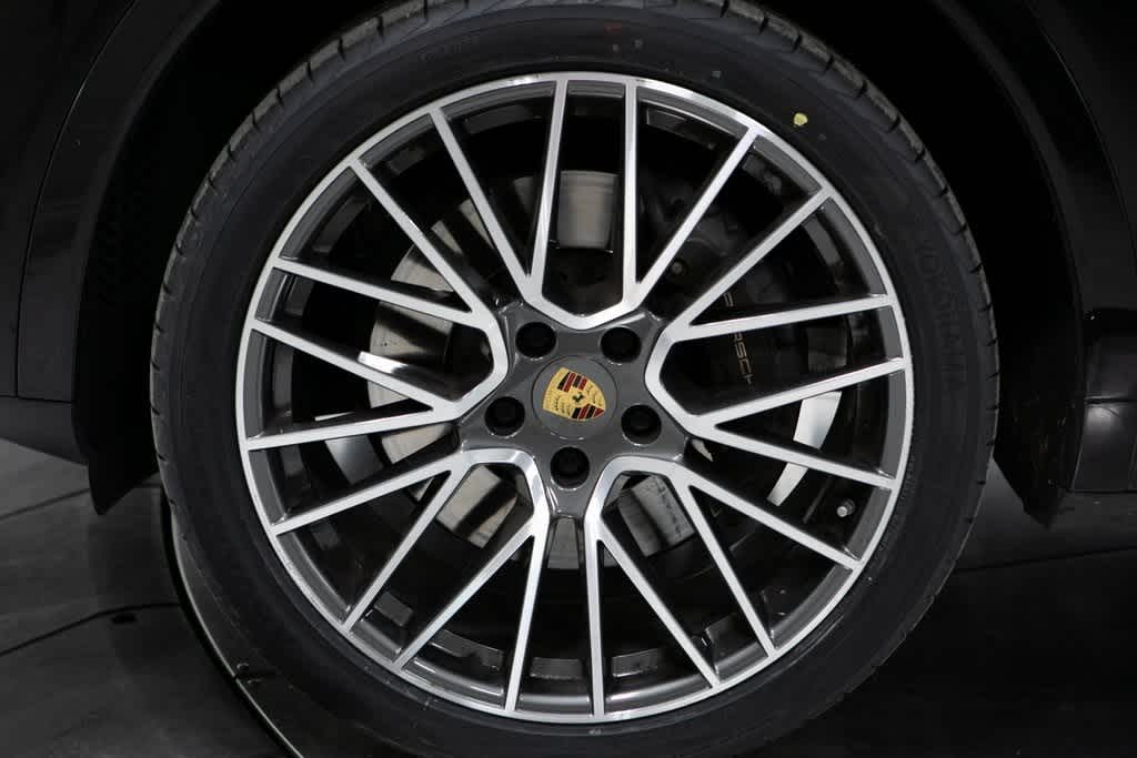 Thumbnail: 2022 Porsche Cayenne - 11