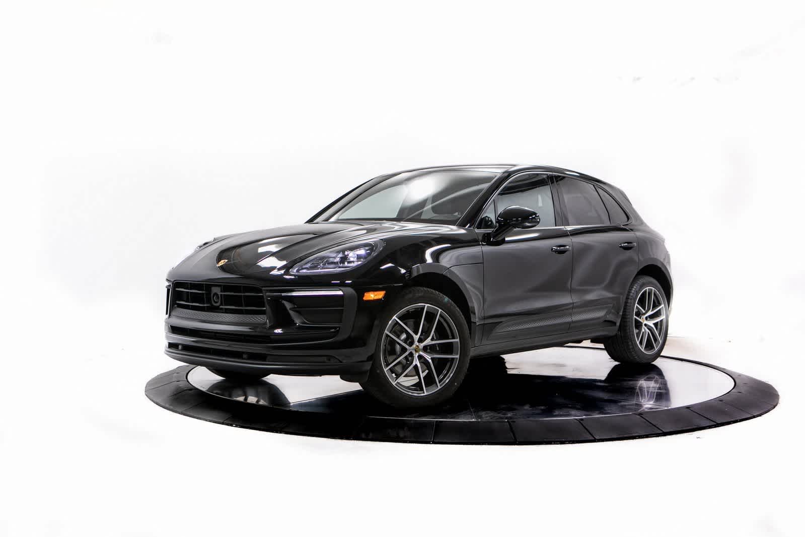 2023 Porsche Macan Base