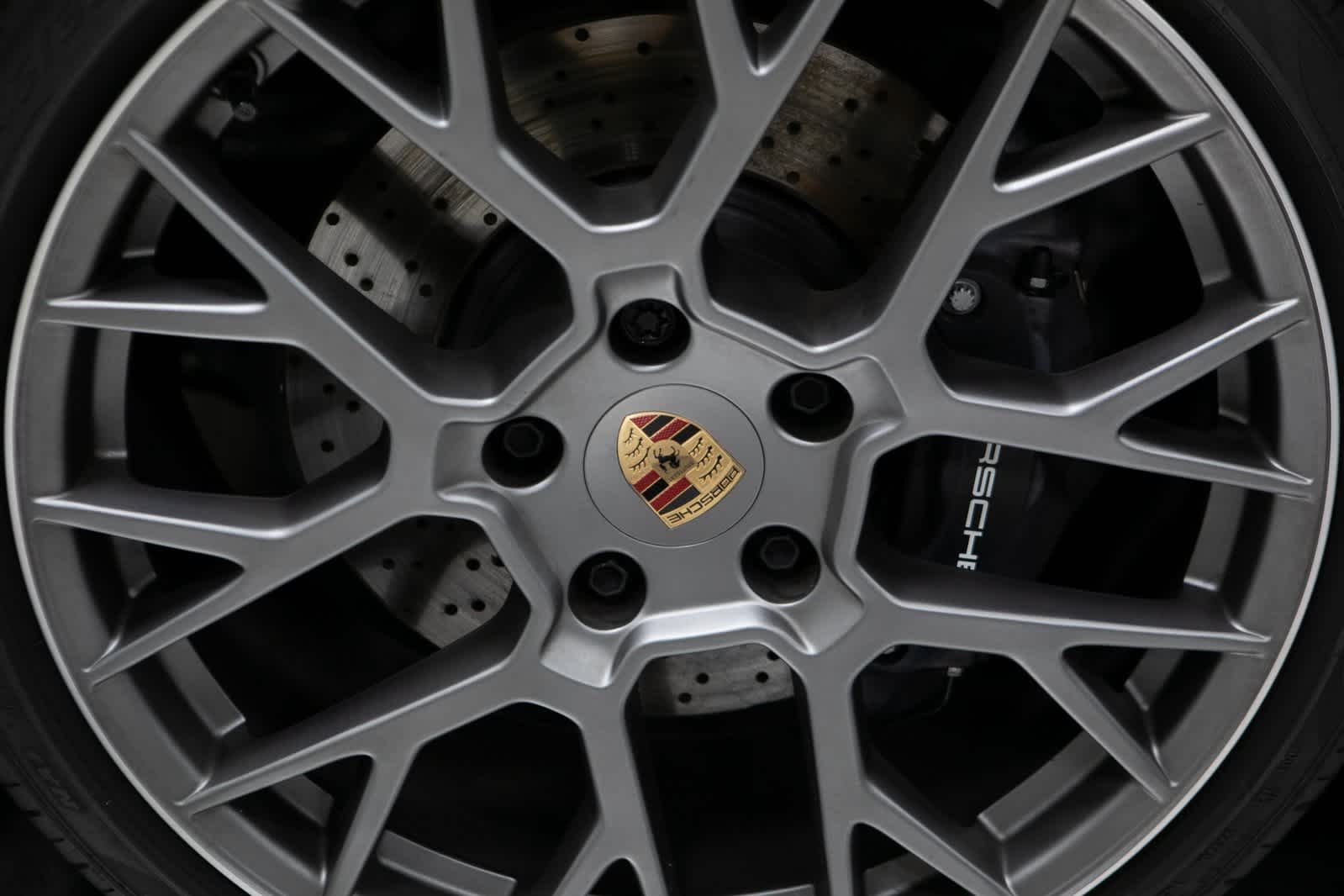 Thumbnail: 2025 Porsche 911 - 11