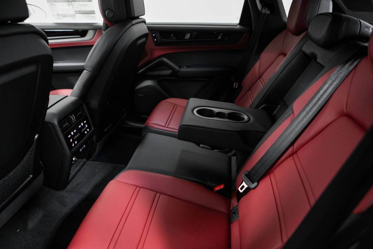Thumbnail: 2026 Porsche Cayenne - 34