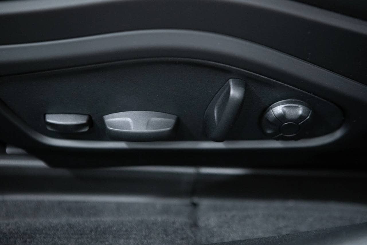 Thumbnail: 2026 Porsche Panamera - 24