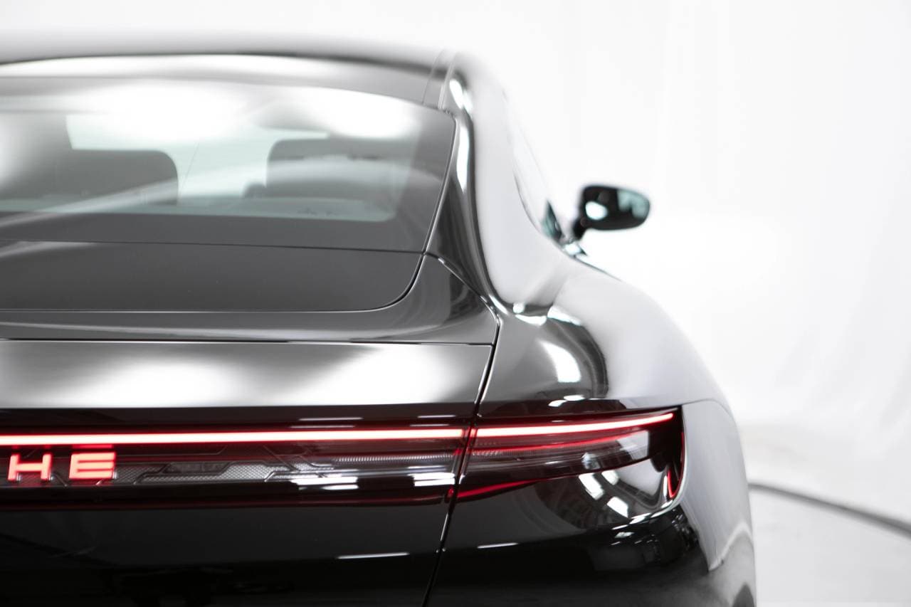 Thumbnail: 2026 Porsche Taycan - 18