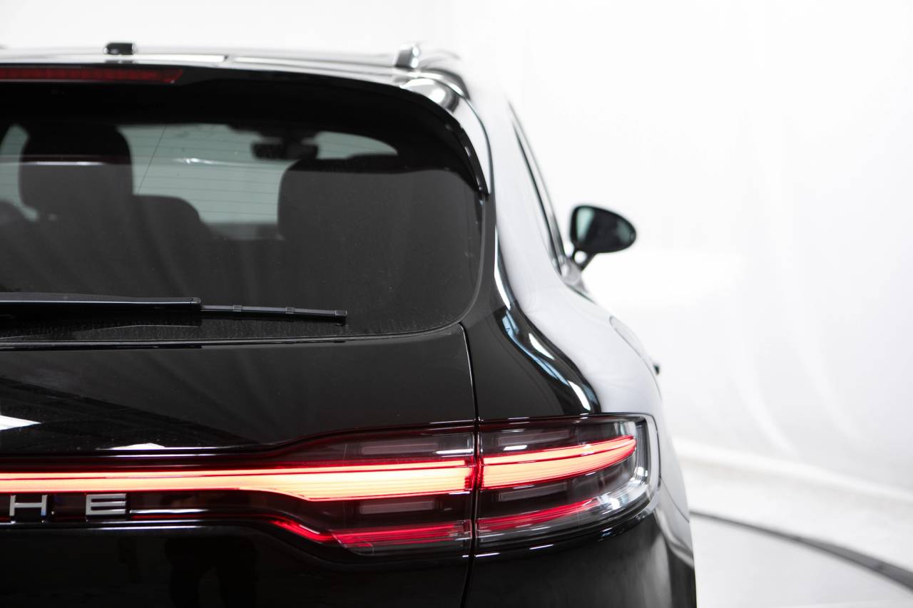 Thumbnail: 2026 Porsche Macan - 18