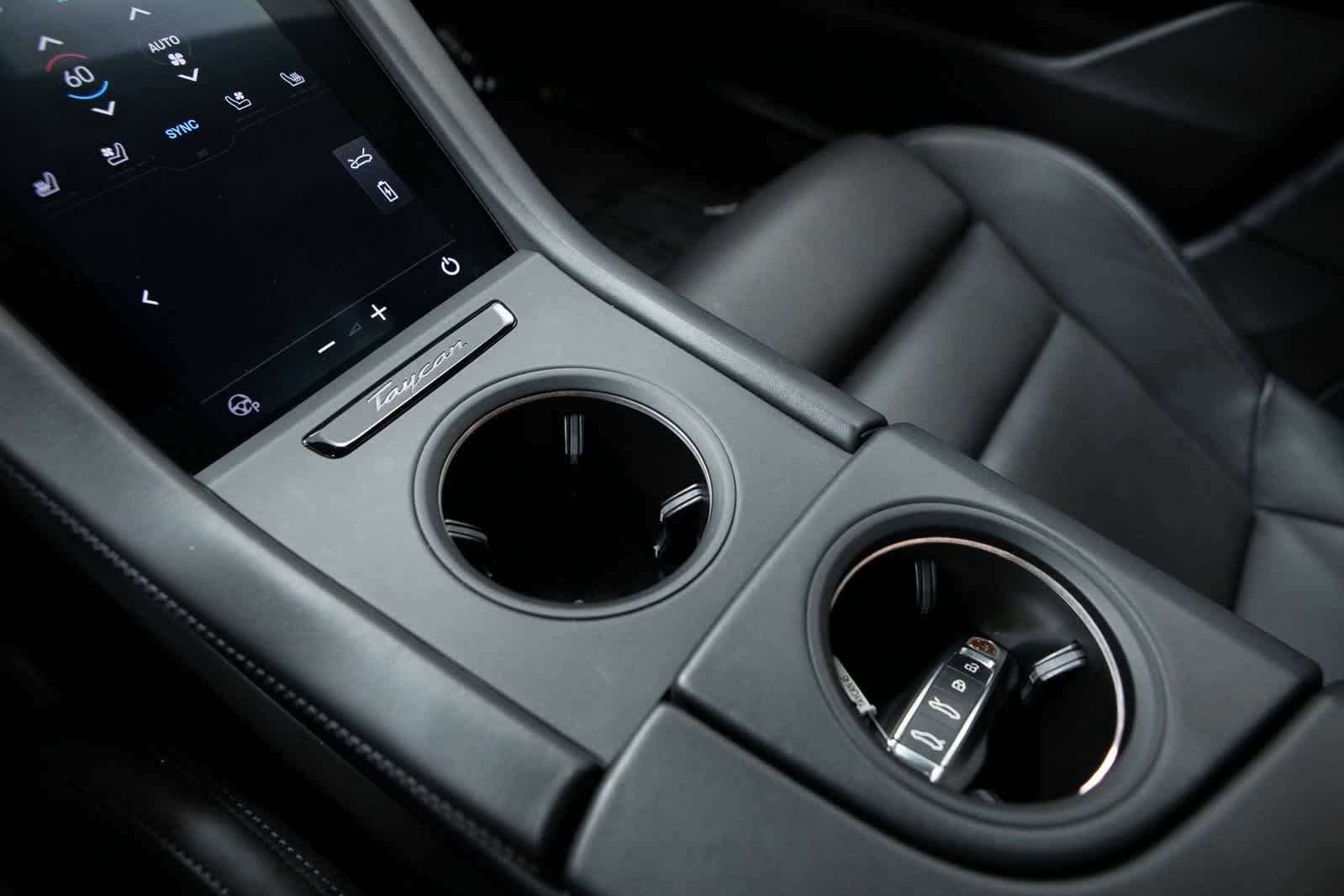 Thumbnail: 2022 Porsche Taycan - 23