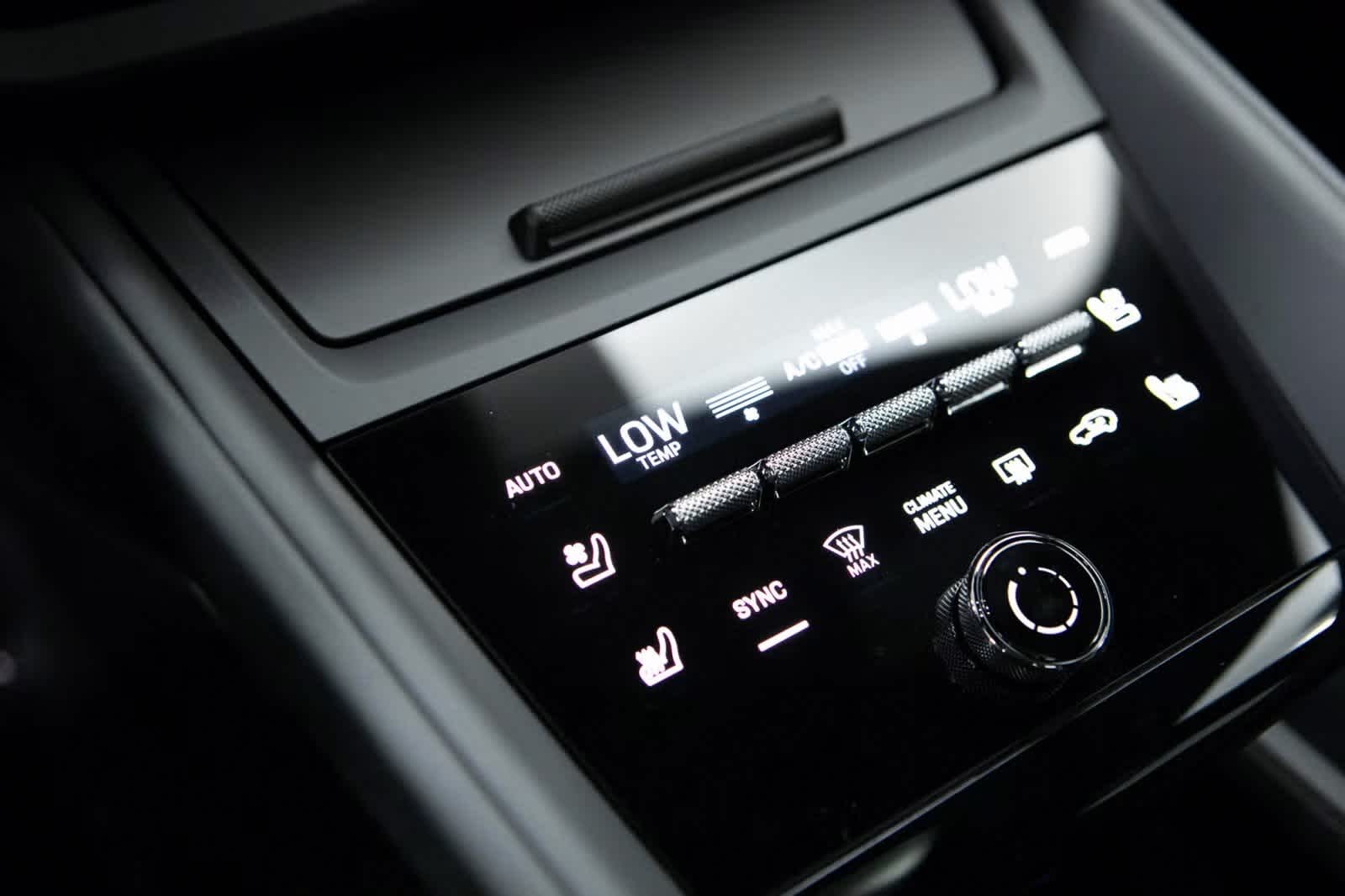 Thumbnail: 2025 Porsche Macan - 21