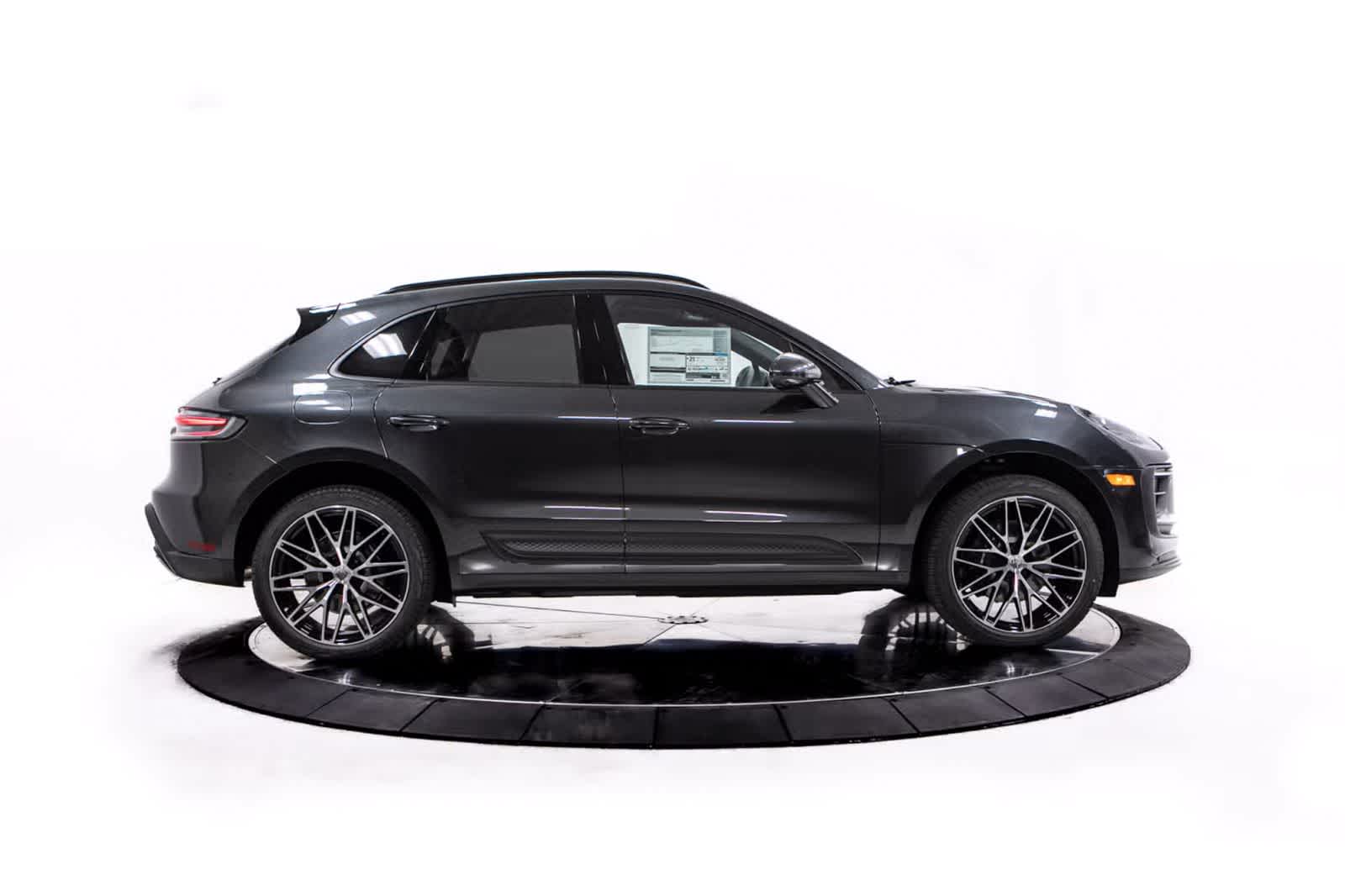 Thumbnail: 2026 Porsche Macan - 8