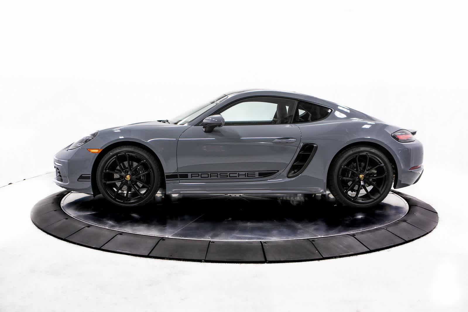 2024 Porsche Cayman photo 2
