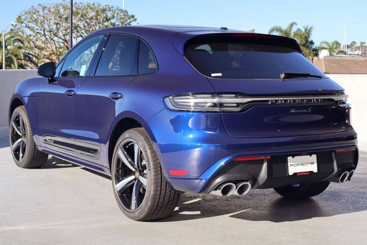 Thumbnail: 2026 Porsche Macan - 3
