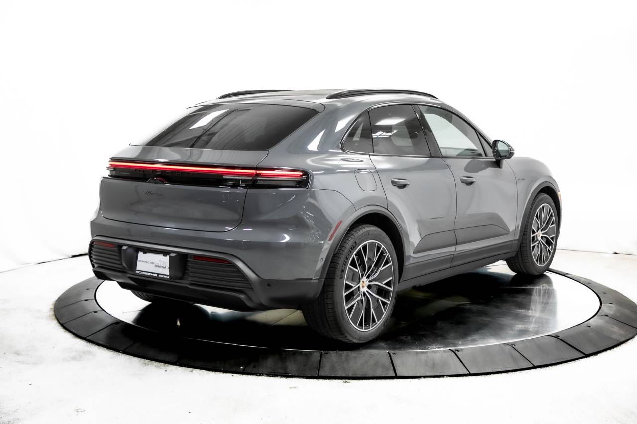 Thumbnail: 2025 Porsche Macan - 5