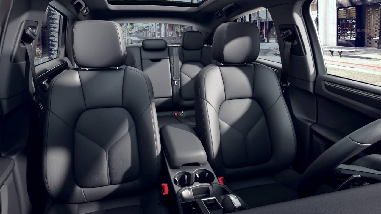 Thumbnail: 2026 Porsche Macan - 6