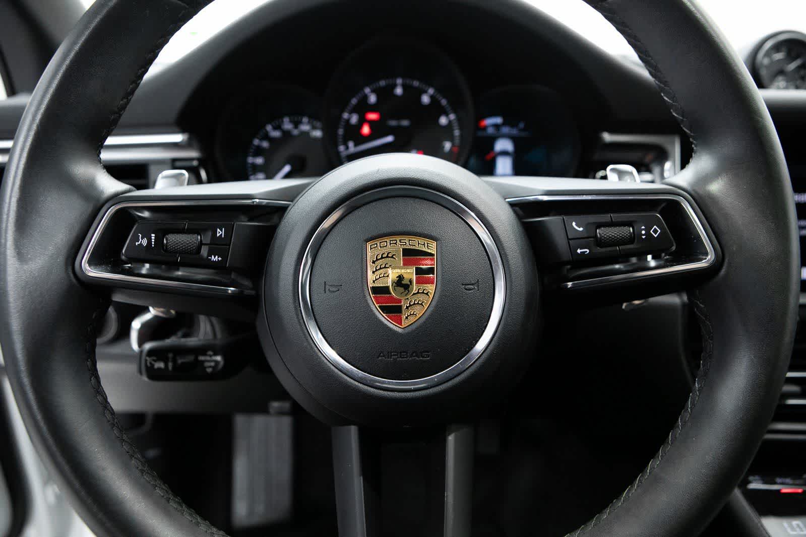 Thumbnail: 2023 Porsche Macan - 14