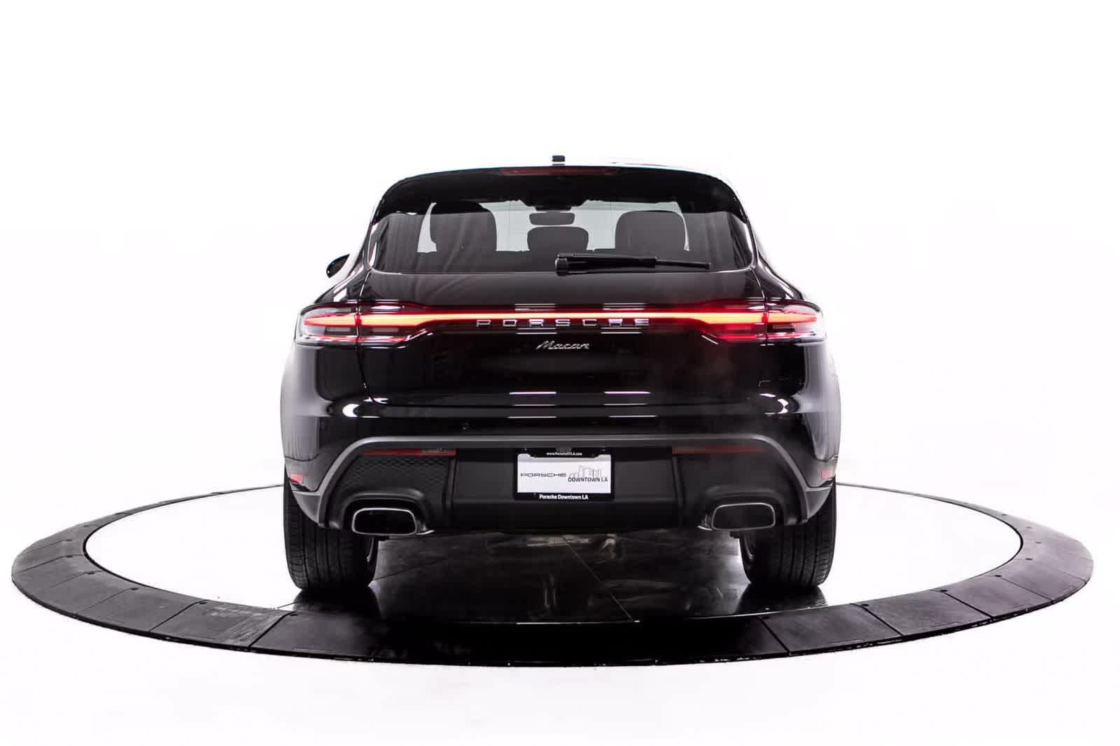 Thumbnail: 2026 Porsche Macan - 6