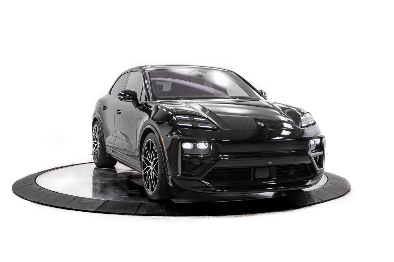 Thumbnail: 2026 Porsche Macan - 9