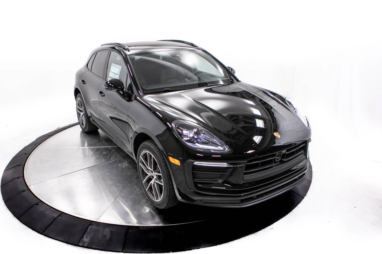 Thumbnail: 2026 Porsche Macan - 19