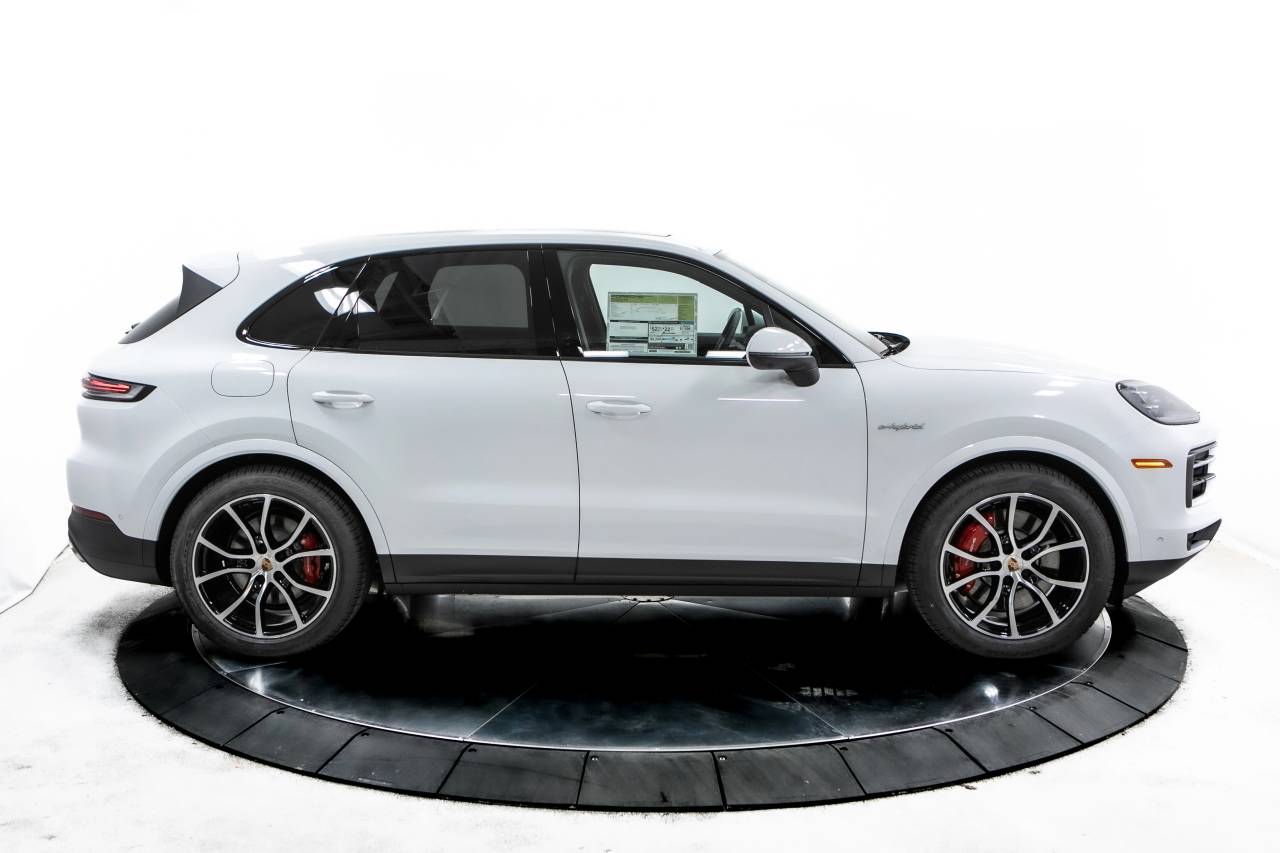 Thumbnail: 2025 Porsche Cayenne - 6