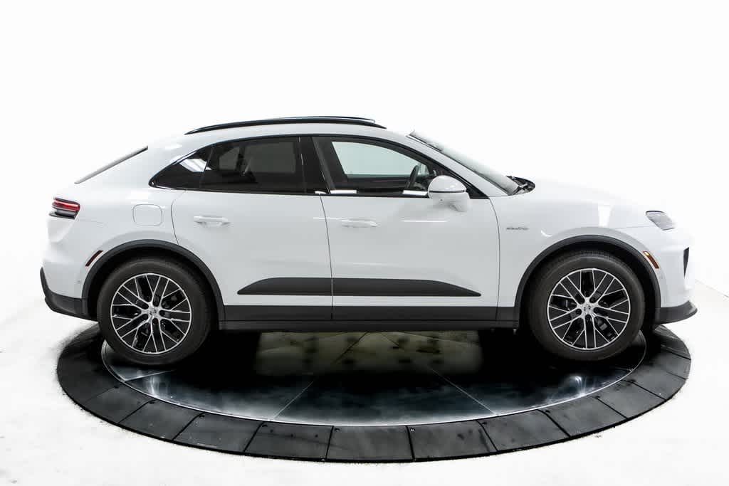 Thumbnail: 2025 Porsche Macan - 8