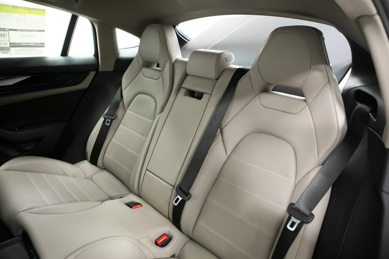 Thumbnail: 2026 Porsche Panamera - 38