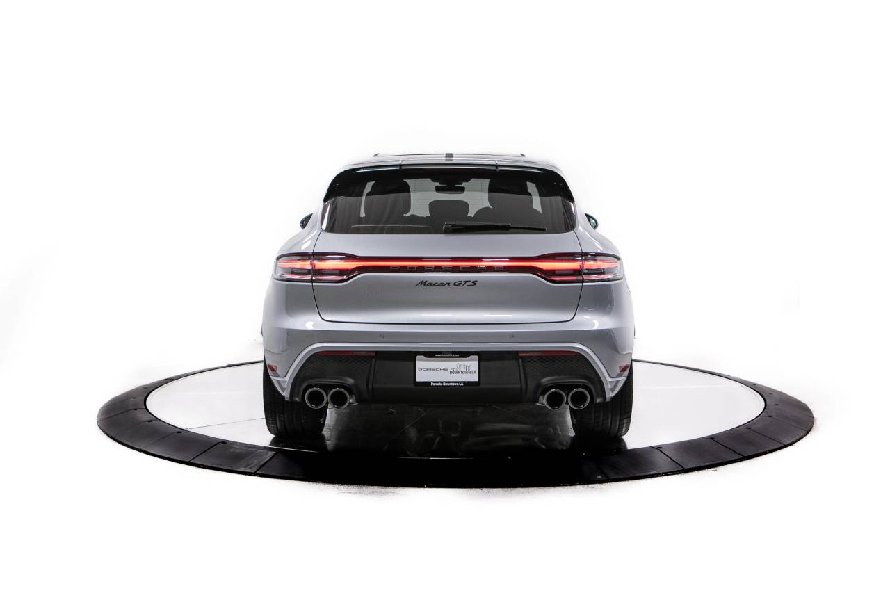 Thumbnail: 2026 Porsche Macan - 6