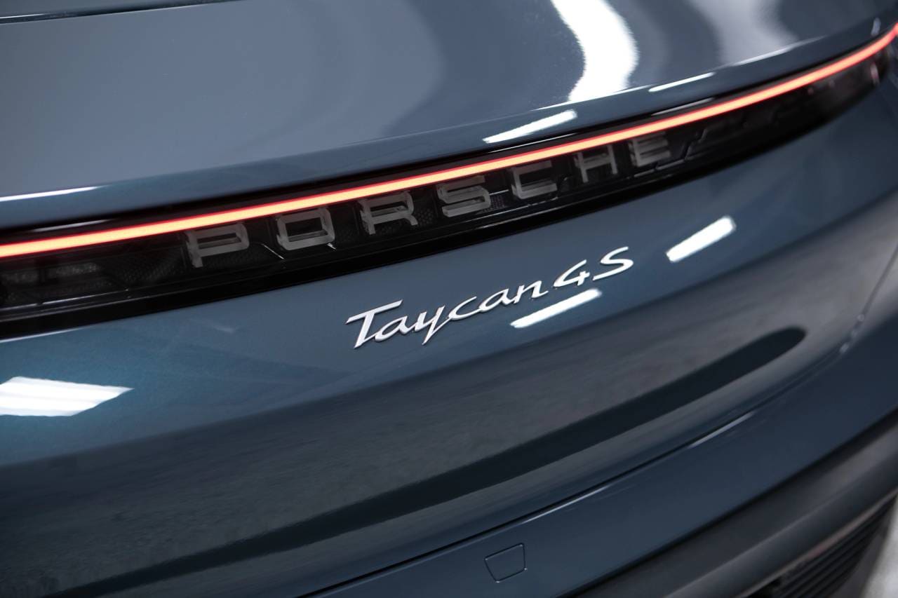 Thumbnail: 2026 Porsche Taycan - 15