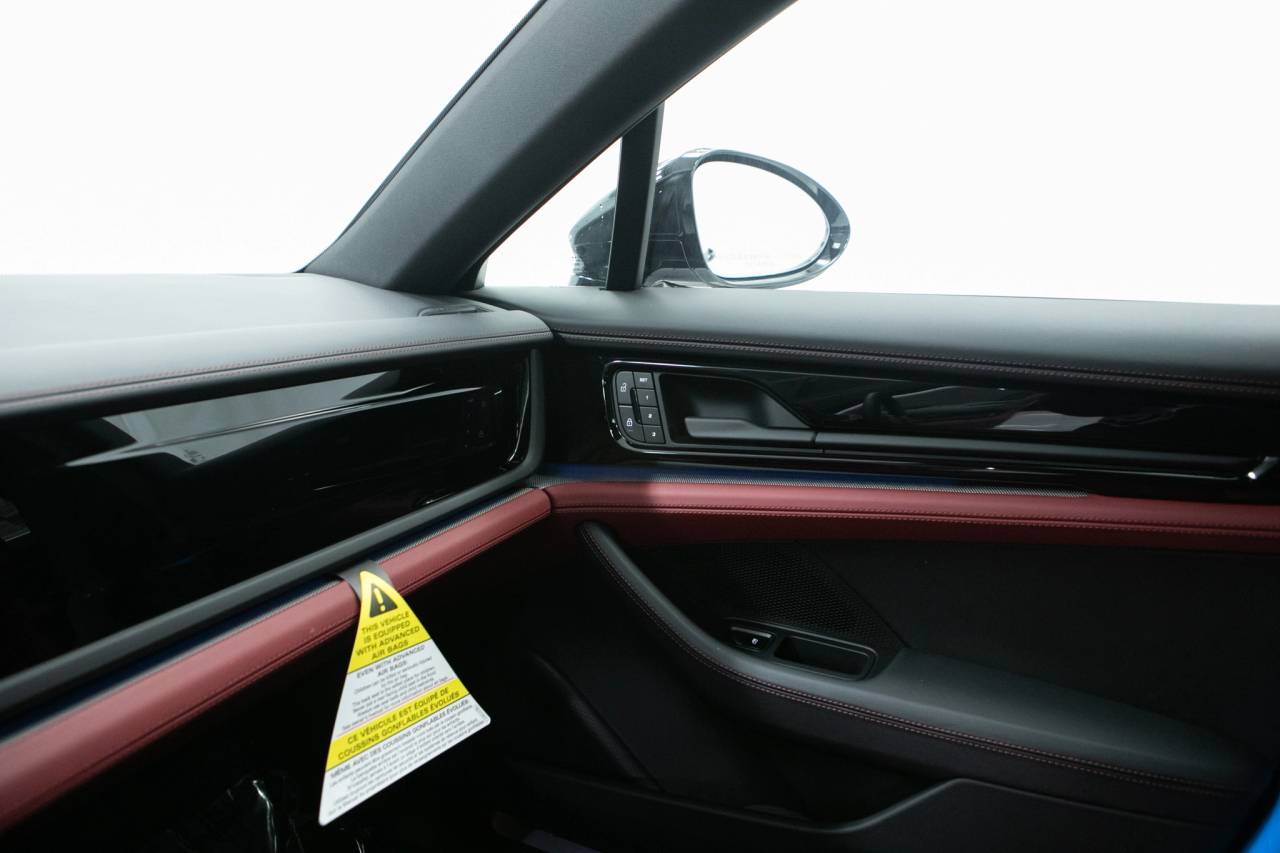 Thumbnail: 2026 Porsche Panamera - 31