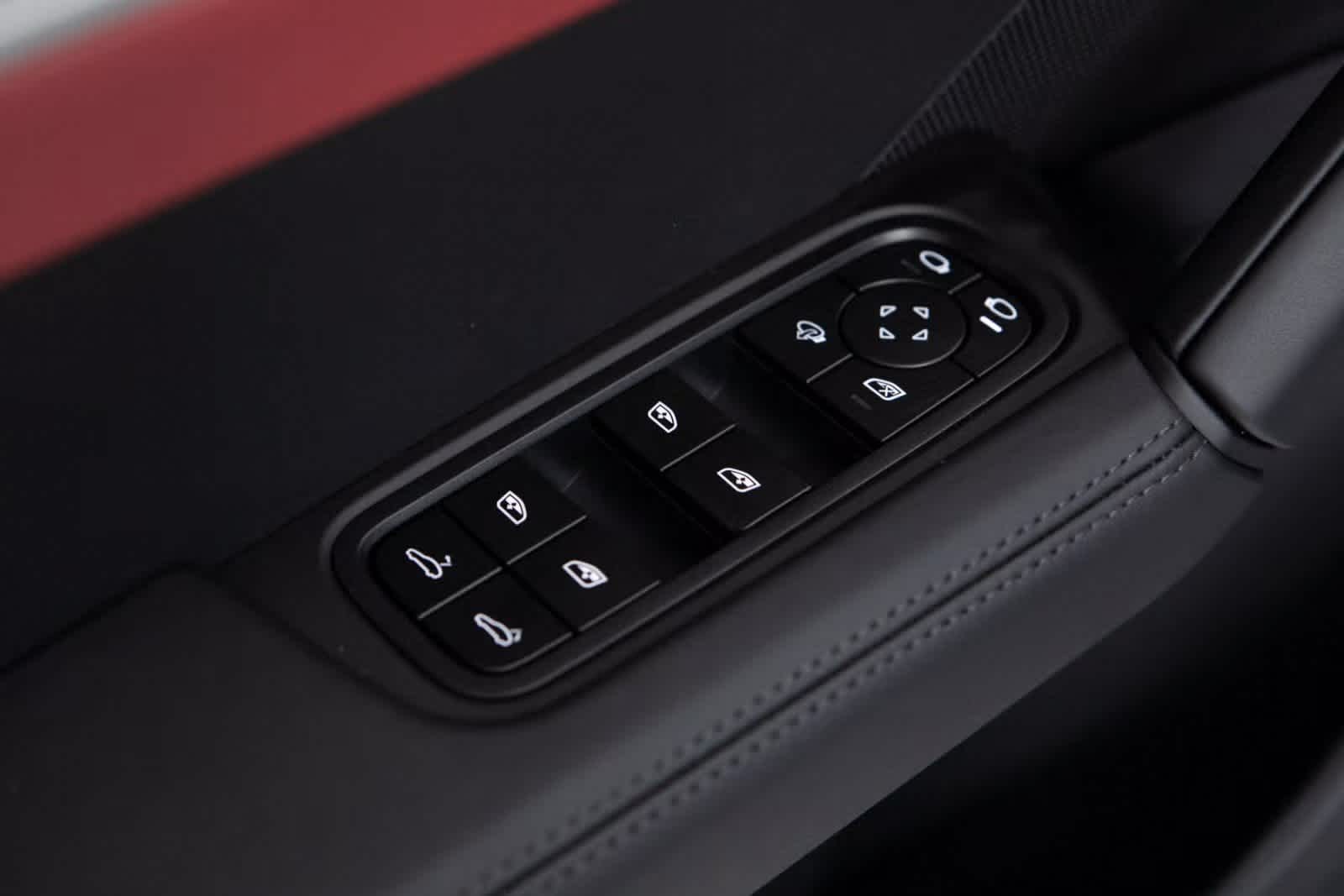 Thumbnail: 2025 Porsche Cayenne - 19