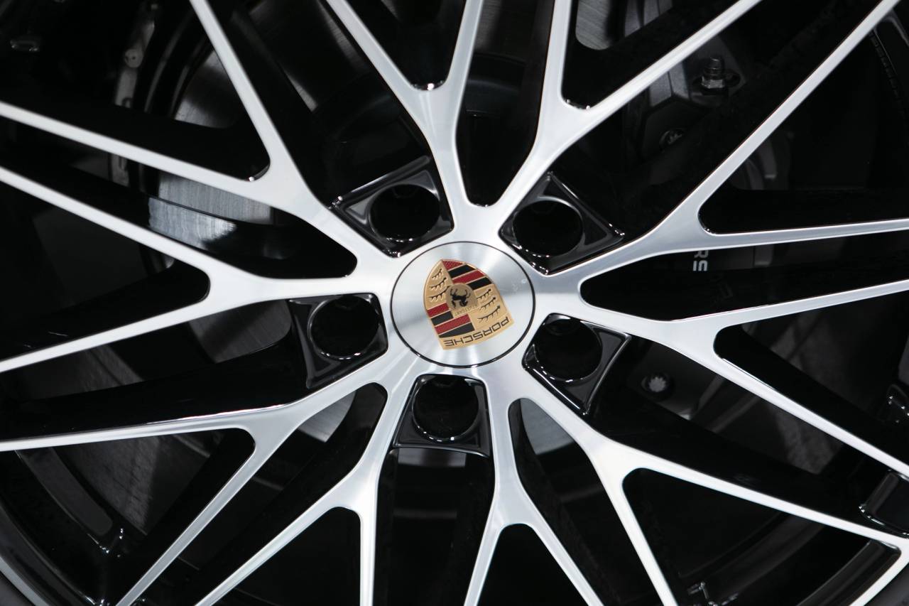 Thumbnail: 2026 Porsche Macan - 11