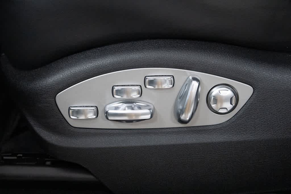 Thumbnail: 2024 Porsche Macan - 17