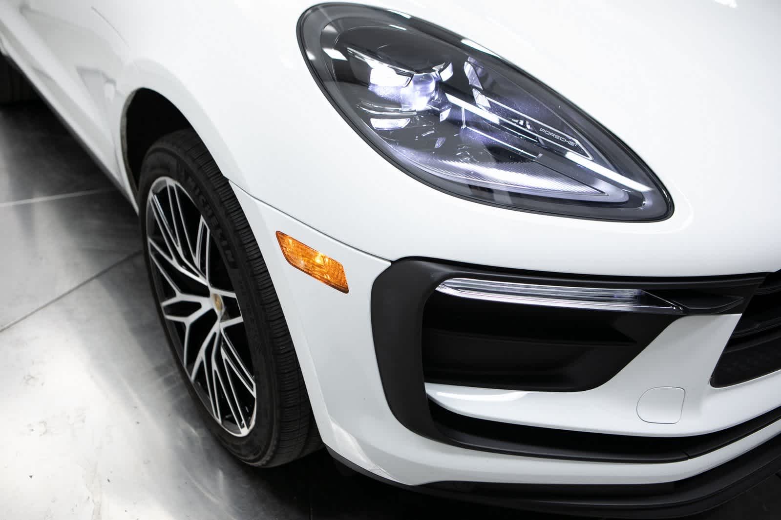 Thumbnail: 2024 Porsche Macan - 12