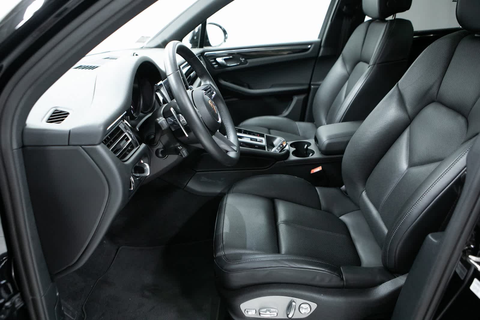 Thumbnail: 2025 Porsche Macan - 16