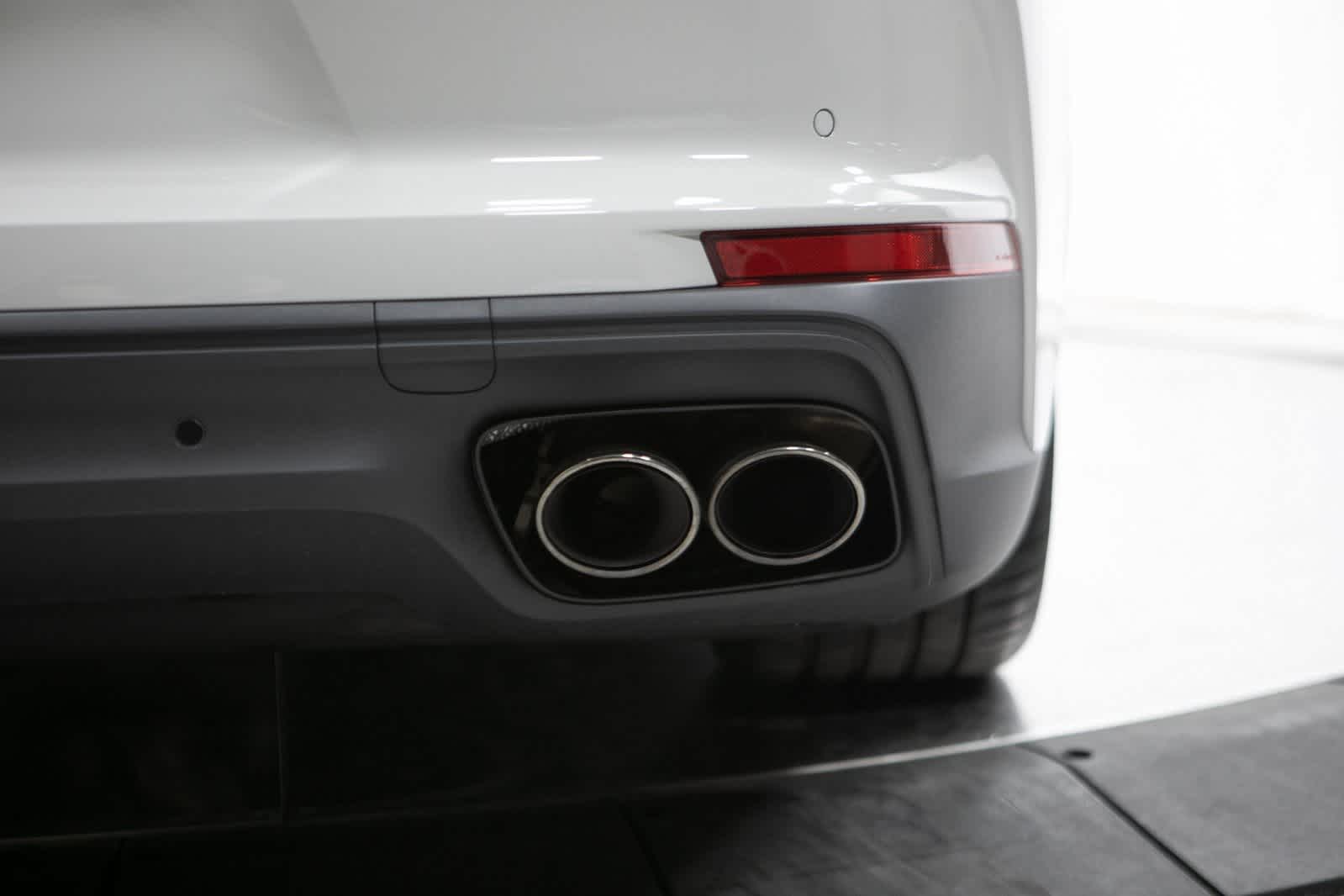 Thumbnail: 2025 Porsche Panamera - 37