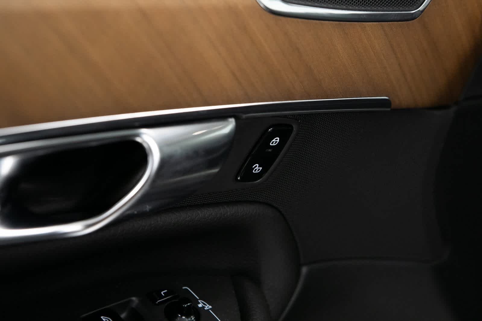 Thumbnail: 2022 Volvo XC90 - 19