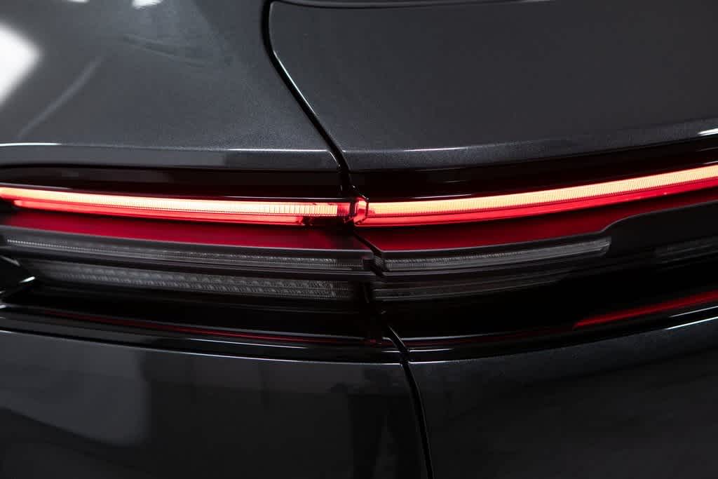 Thumbnail: 2025 Porsche Macan - 35