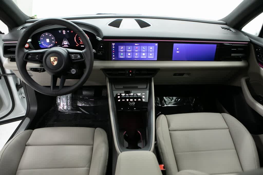 Thumbnail: 2025 Porsche Macan - 13