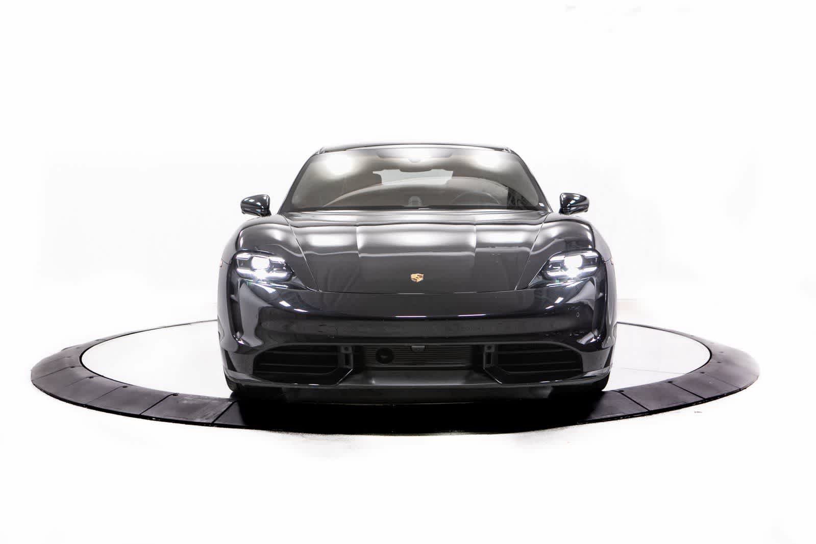 Thumbnail: 2020 Porsche Taycan - 10