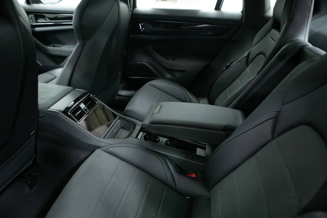 Thumbnail: 2026 Porsche Panamera - 35